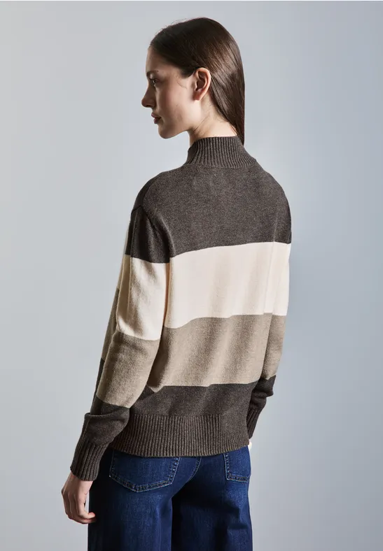 Gestreifter Pullover
