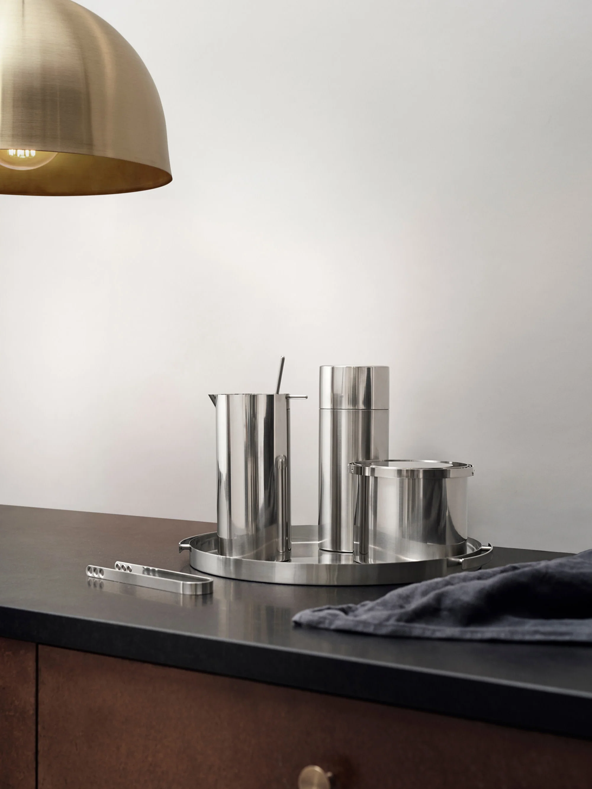 Cocktail-Shaker Arne Jacobsen mit Sieb und Barlöffel, 1 L