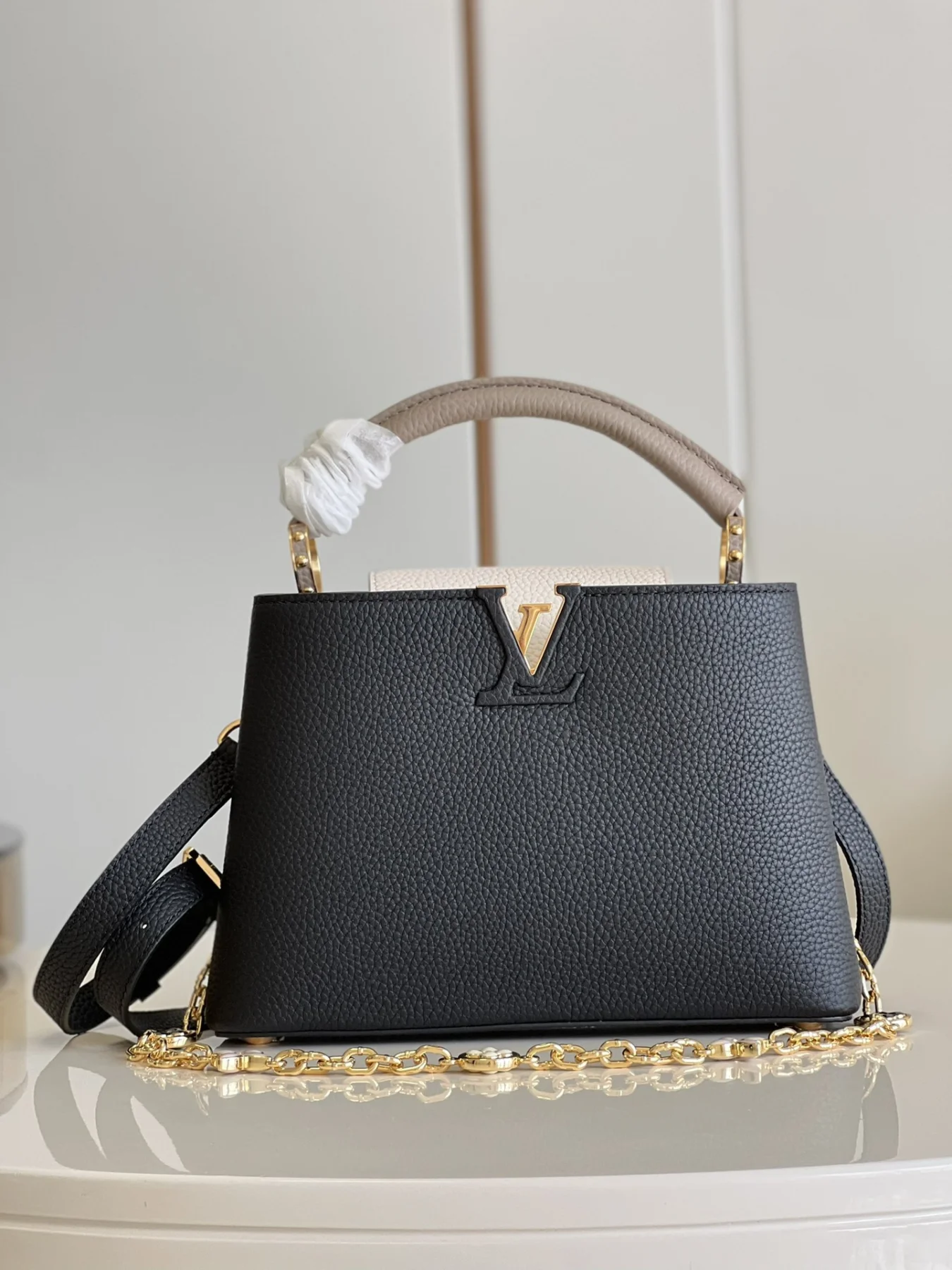 Louis Vuitton Z Capucines MM