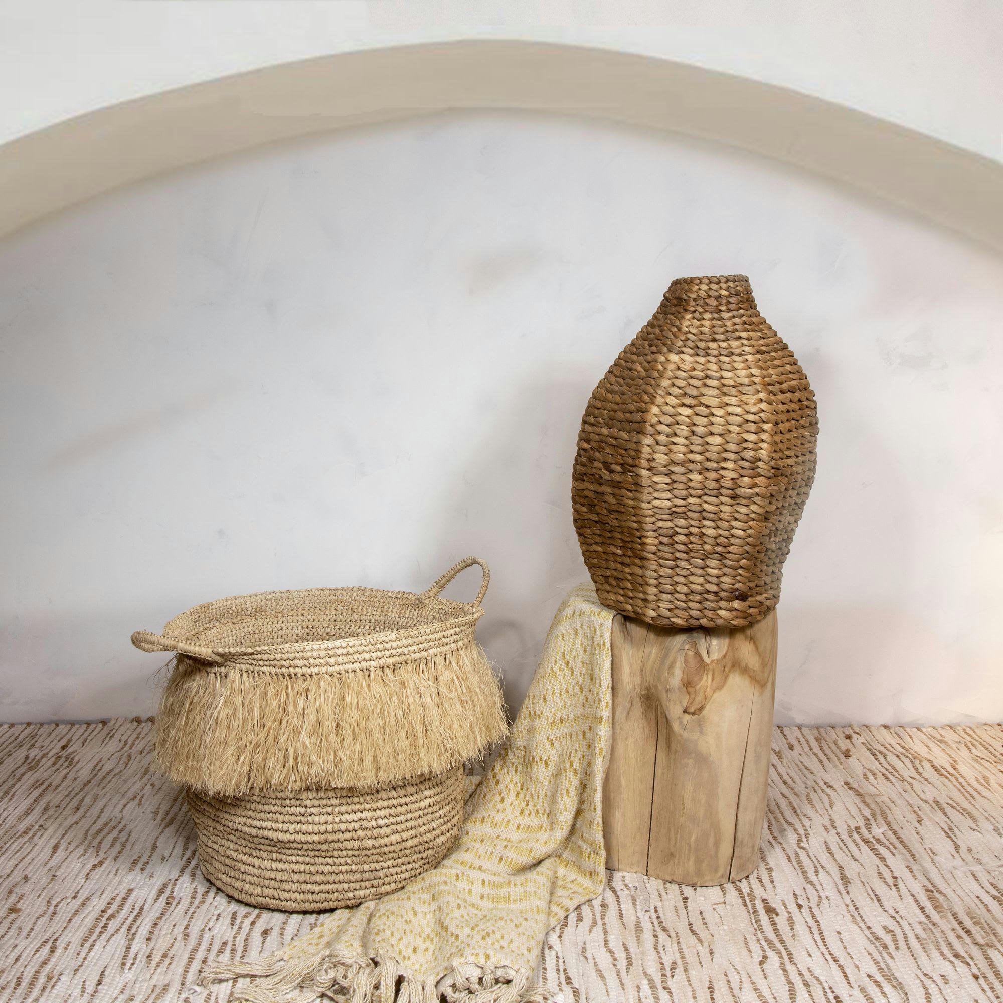 LUYS - Panier à franges en raphia naturel avec anses Ø48cm