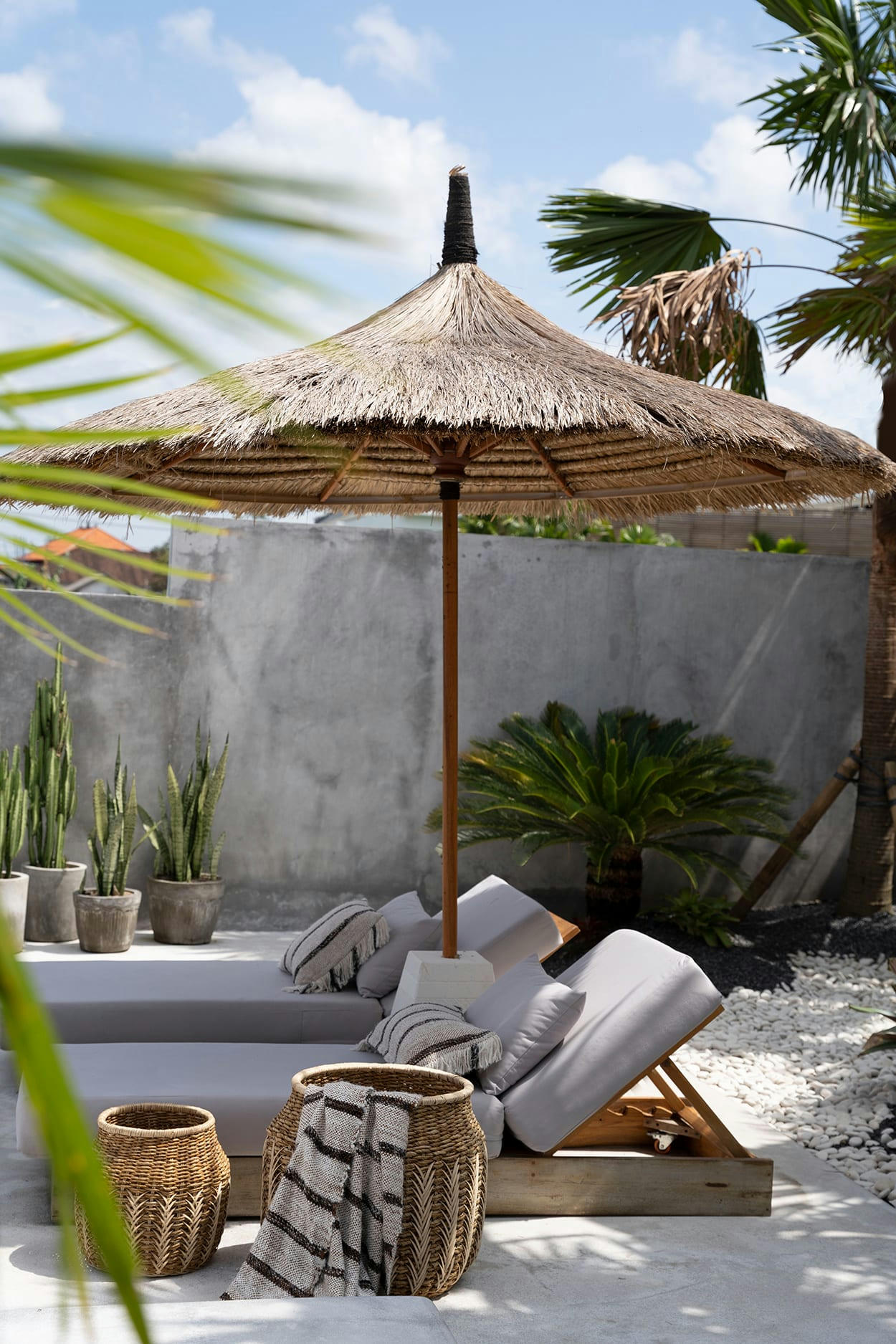 LUZIRU - Panier en feuille de bananier et rotin