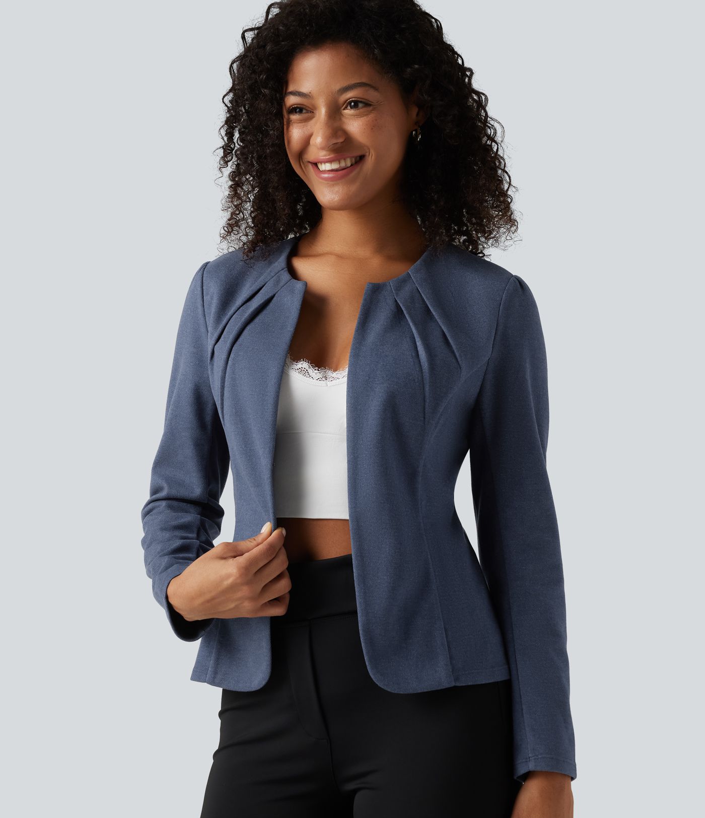 Blazer de bureau à encolure arrondie et fermeture par agrafes