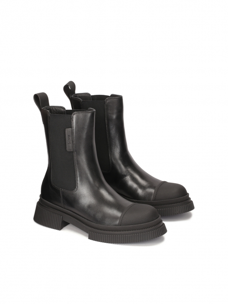 Chelsea boots with rubberized toes