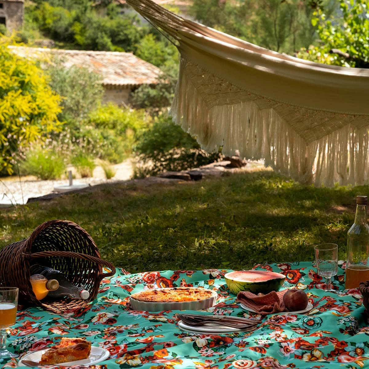 SAKURI - Nappe grand format en coton imprimé fleuri turquoise 140x235