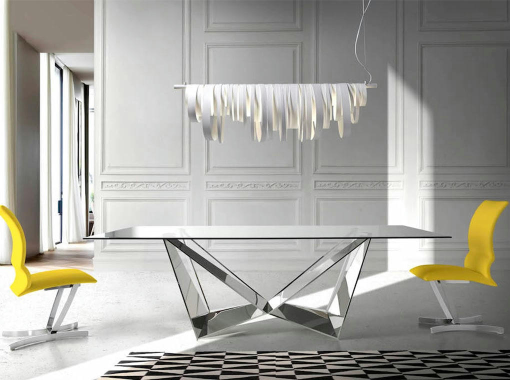 - Table à manger en verre trempé et acier