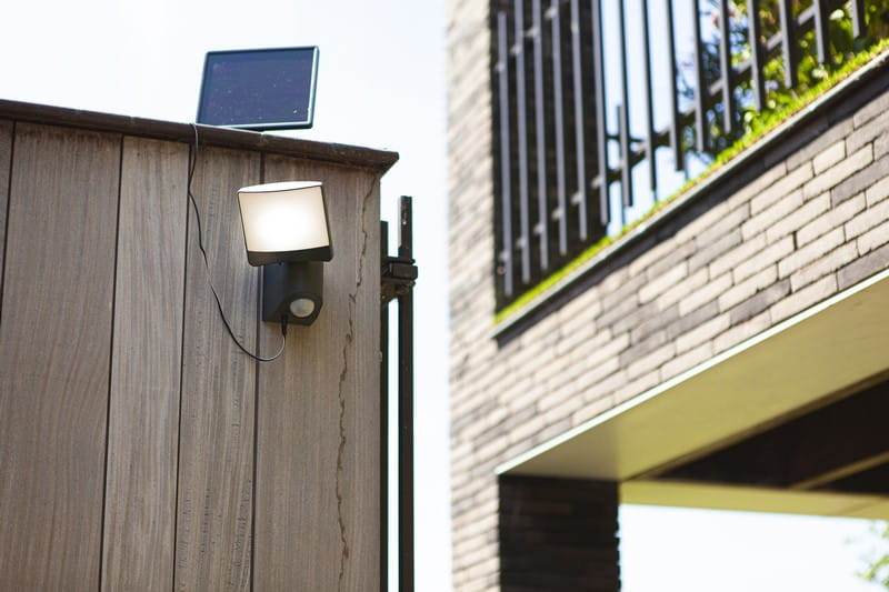 Lampa kinkiet zewnętrzny solarny SUNSHINE z czujnikiem ruchu szary Lutec