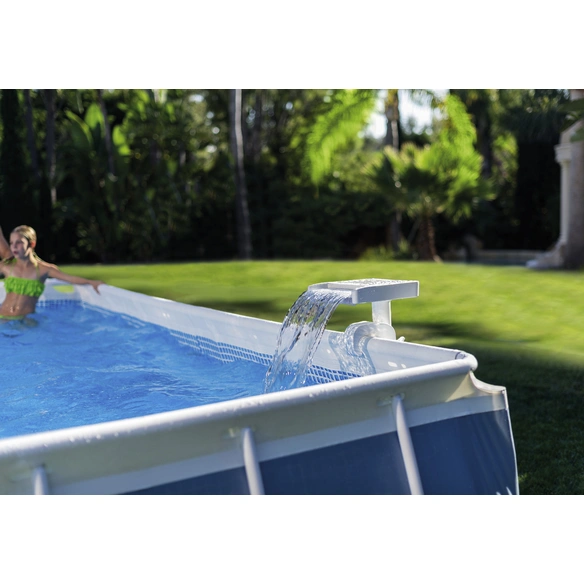 Pool-Wasserfall