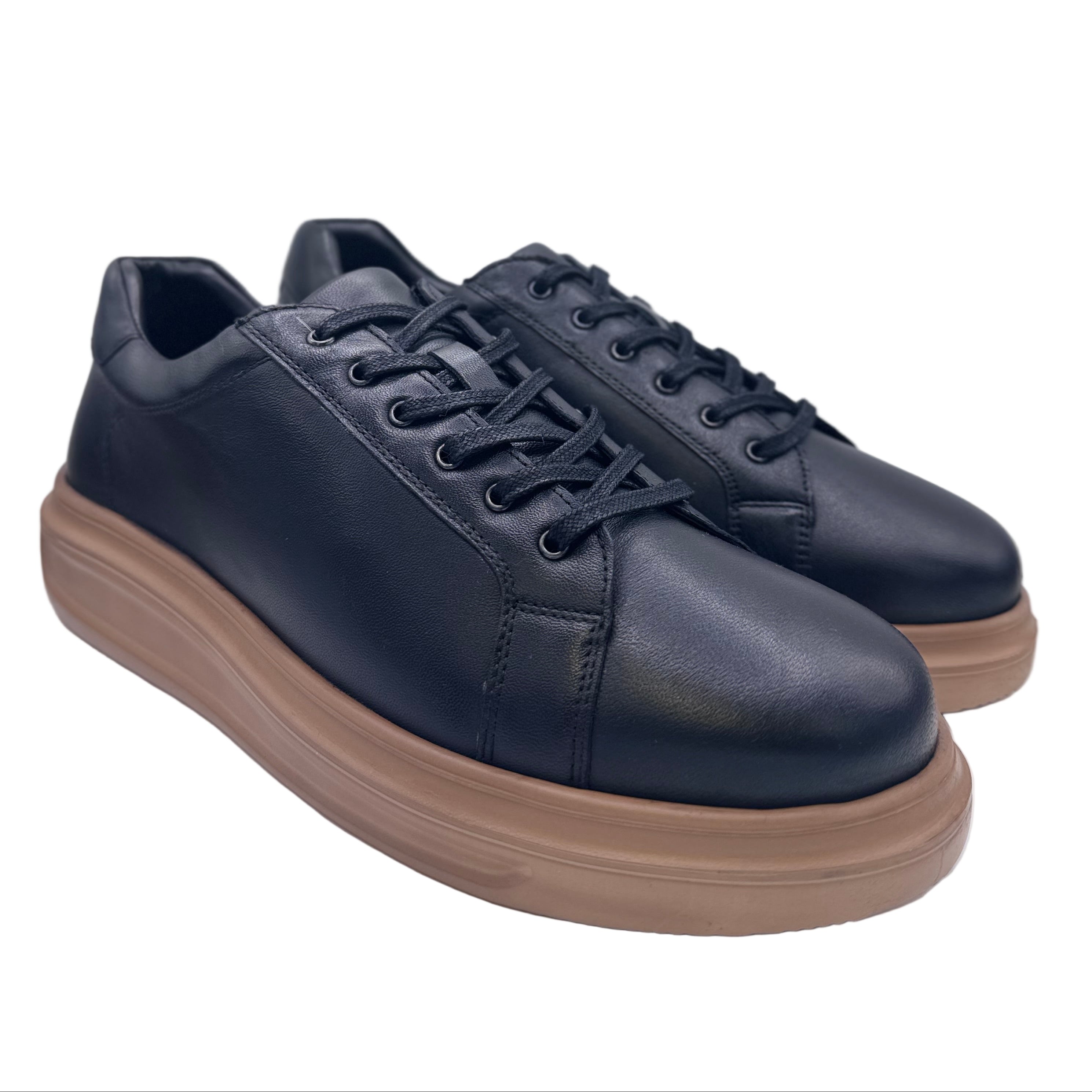 LEDER SNEAKER MIT KONTRASTSOHLE