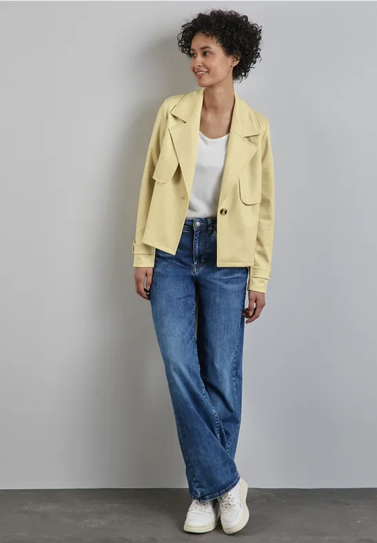 Kurze Kunstlederjacke