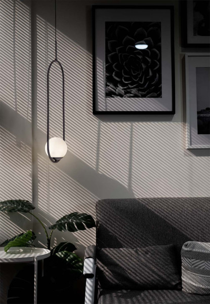 Lampa wisząca czarno-biała PARVA 1xE14x40W wym: 100x18,5x14 cm Kaja