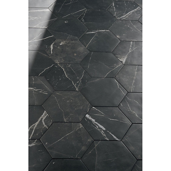 Carrelage sol / mur hexagonal effet marbre noir mate 25x21,6 cm SCULTOREA dark diamond esagonal J471