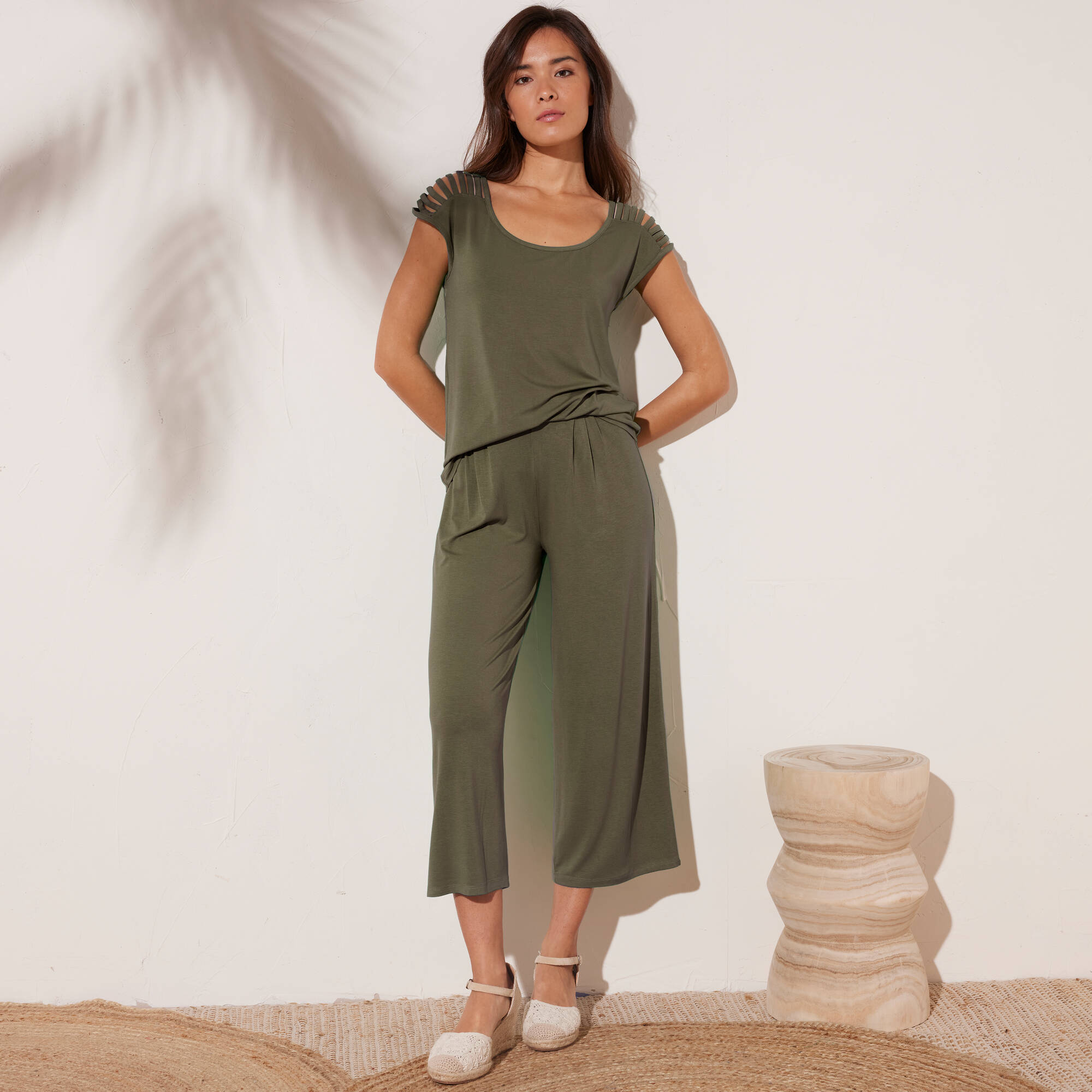 T-shirt maille unie, la&ccedil;age épaules