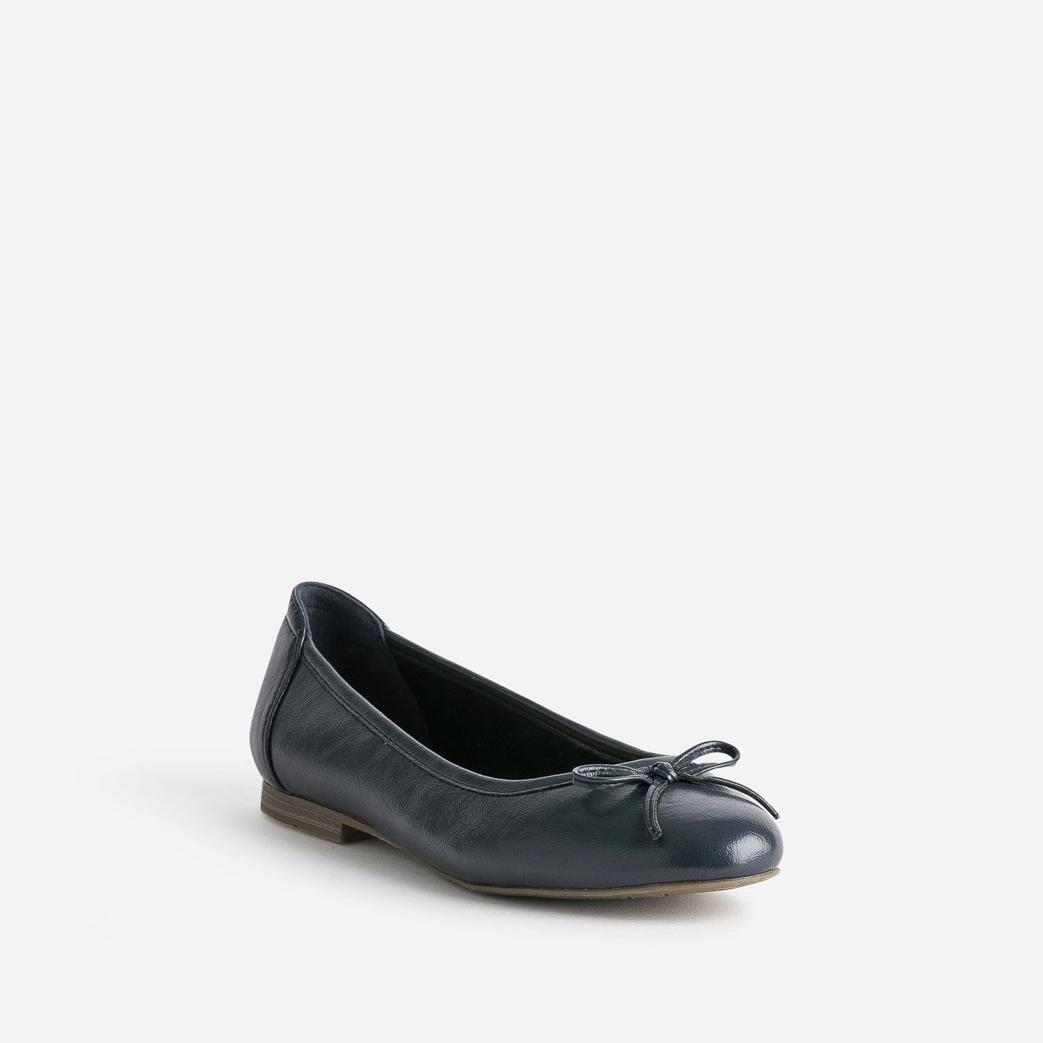 Ballerine marine avec nœud