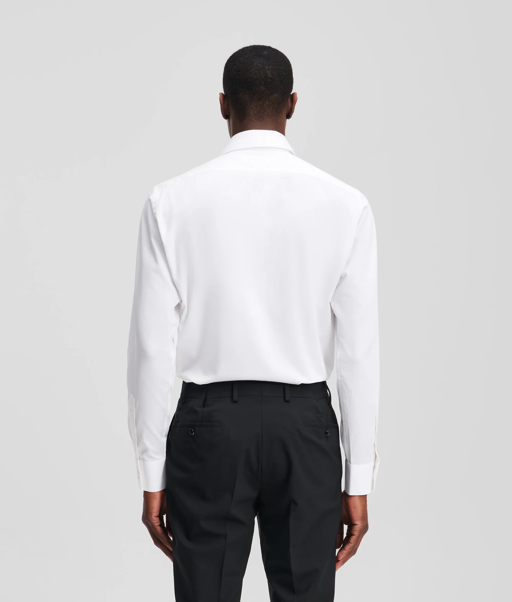 Chemise à la coupe moderne