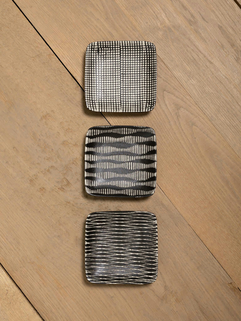 - Petites assiettes carrées x3 L11cm