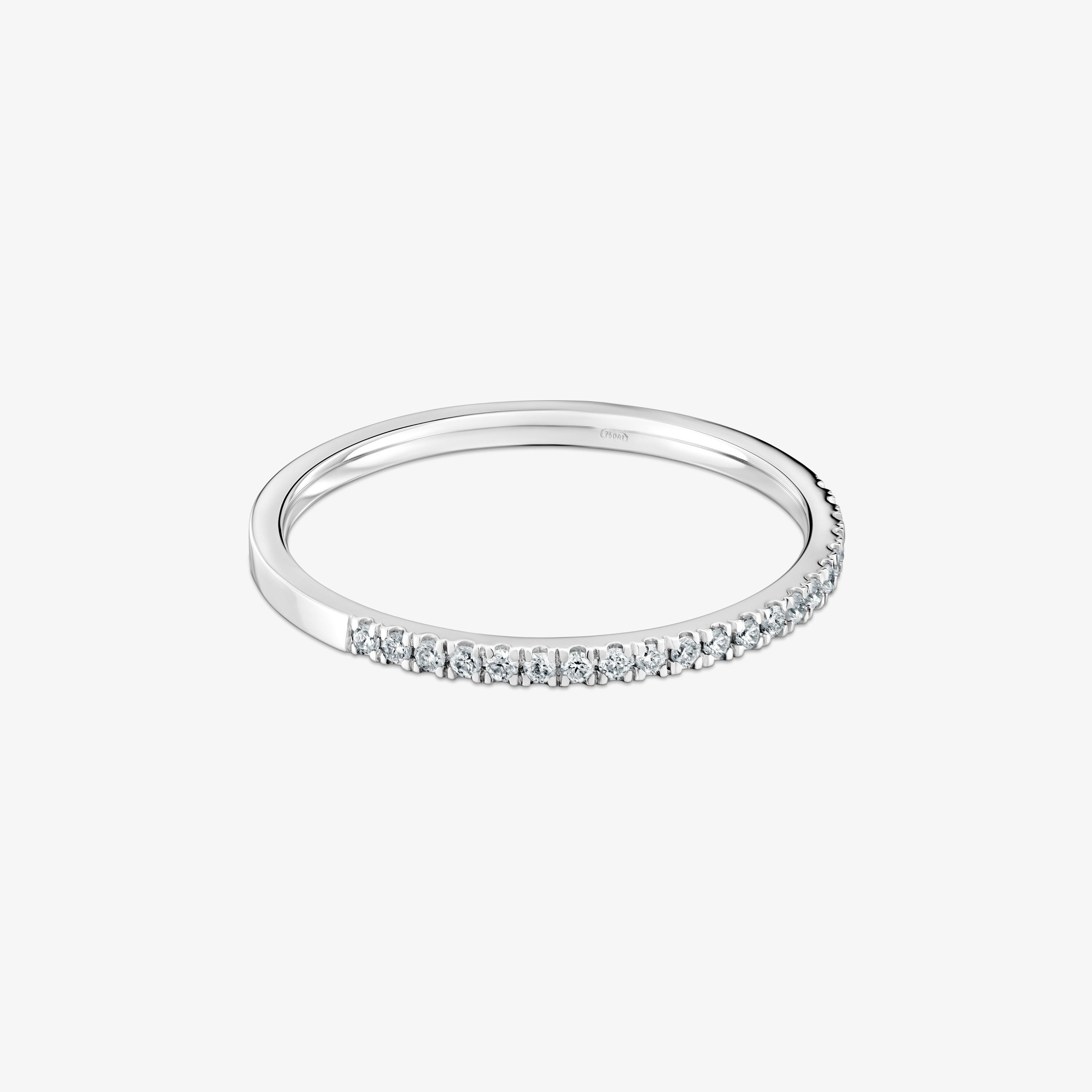 Anillo media alianza pequeña de oro blanco con diamantes Les Classiques