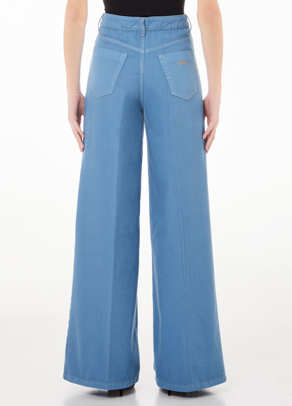 Pantaloni flare