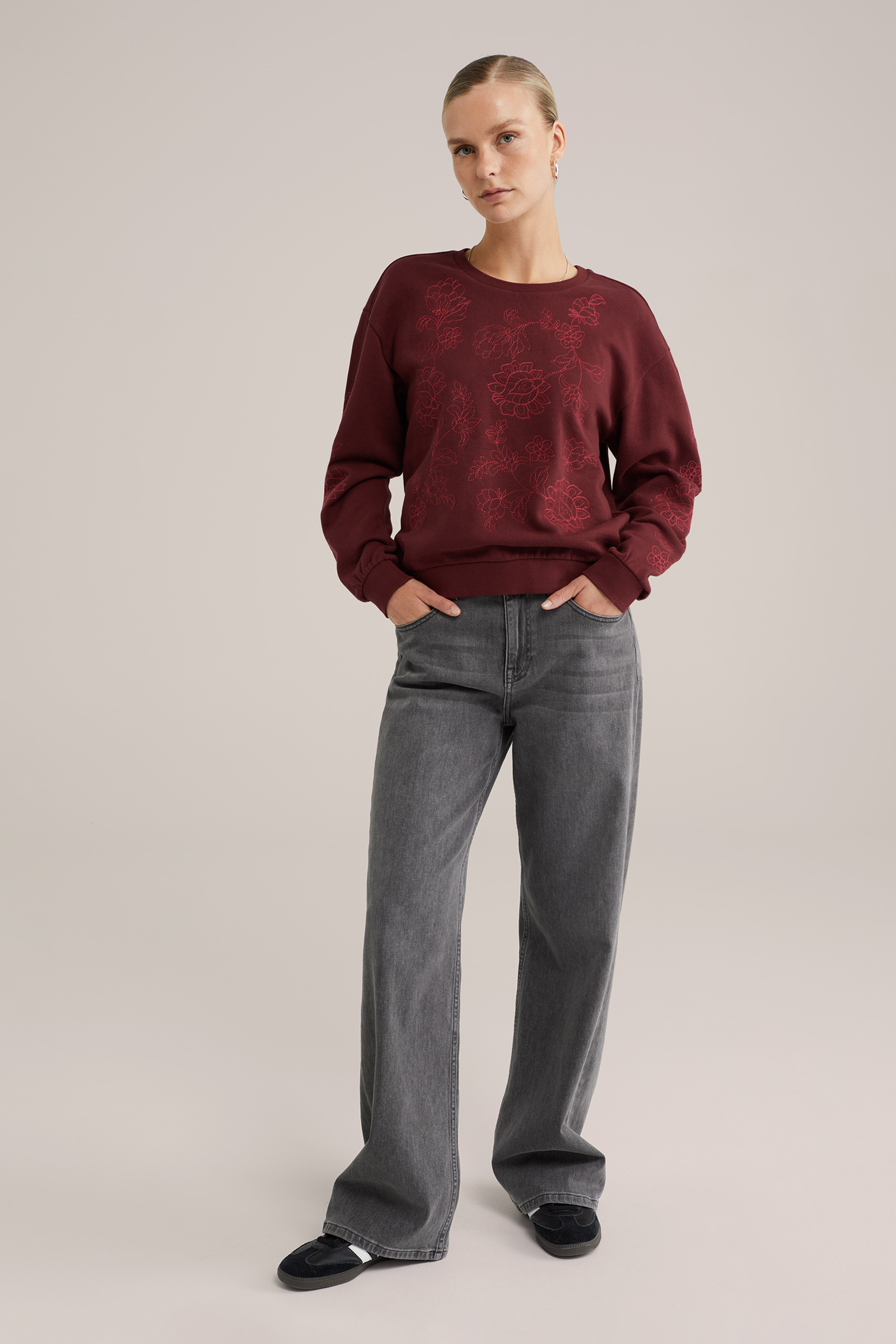 Dames sweater met embroideries