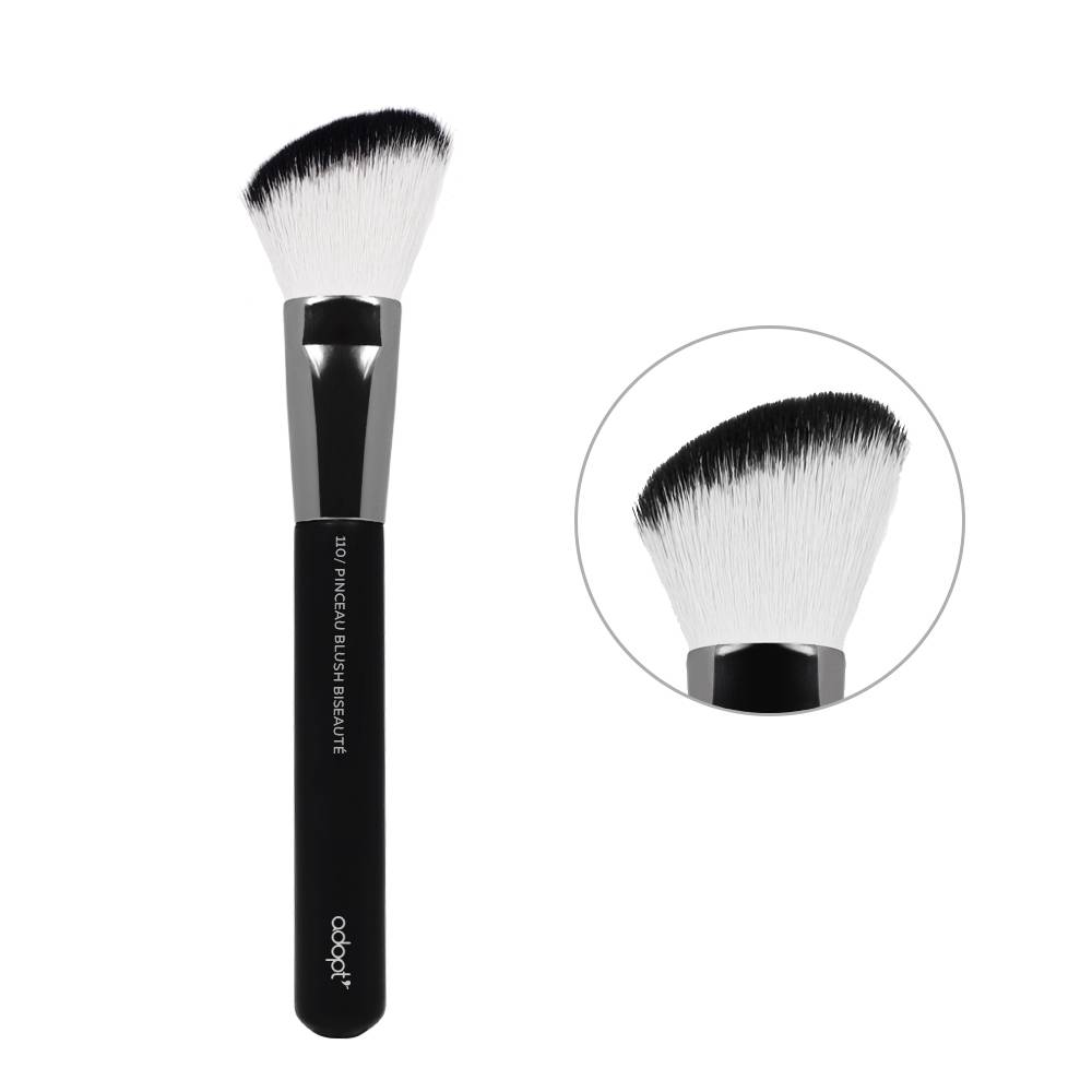 Pinceau 110Pinceau blush biseauté