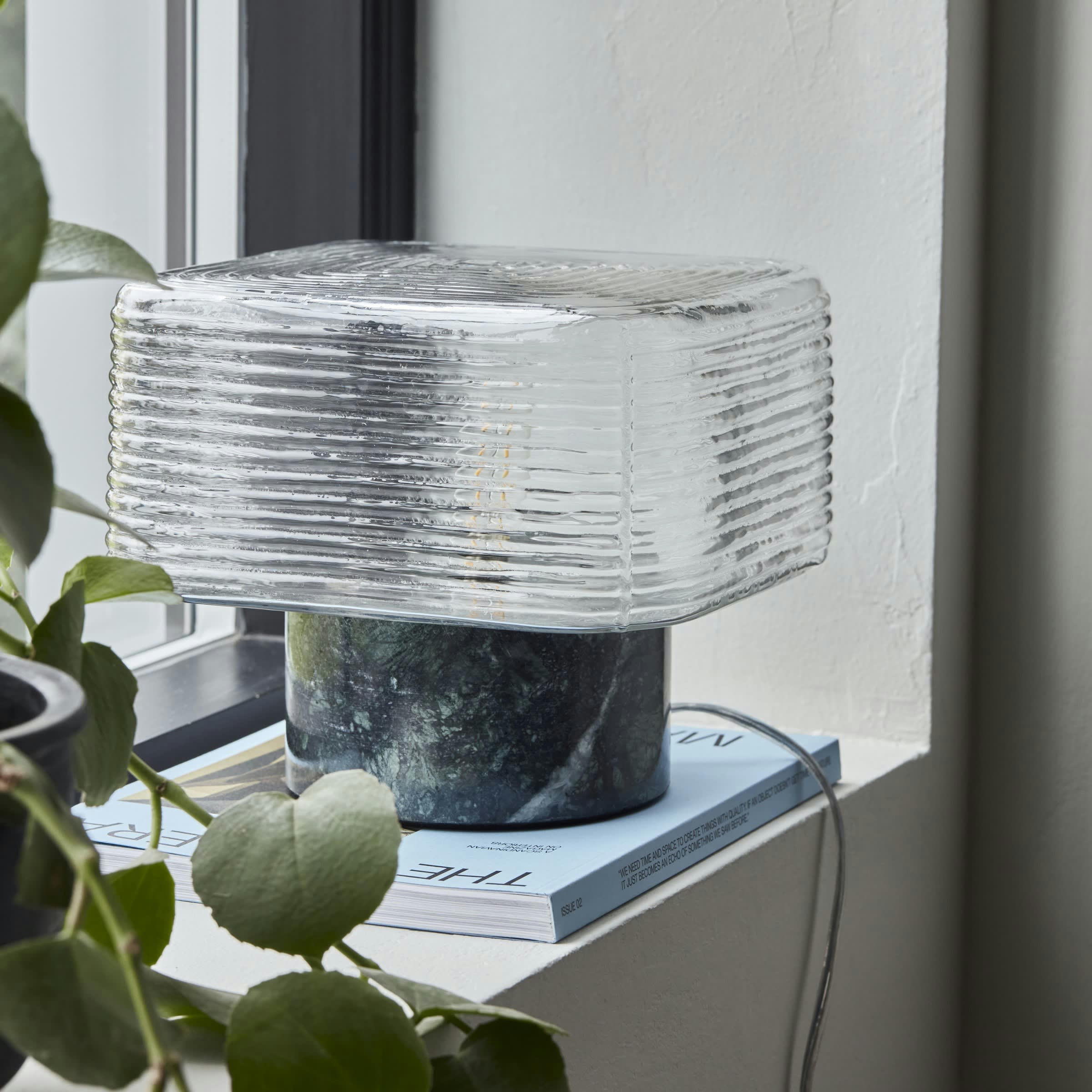 NEAT - Lampe de table en marbre vert