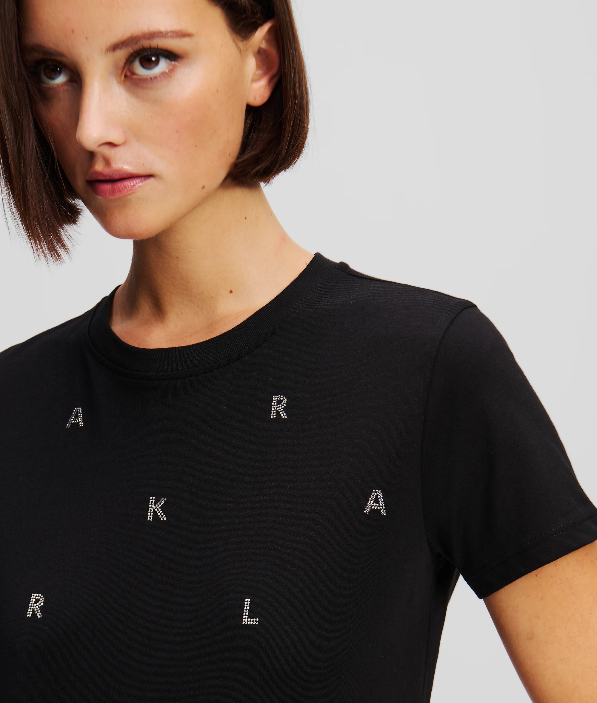 T-SHIRT ORNÉ DES LETTRES KARL EN STRASS