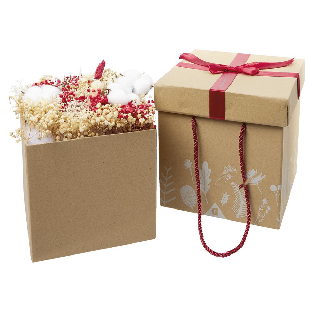 Fleur séchées dans boÎte cadeau carrée