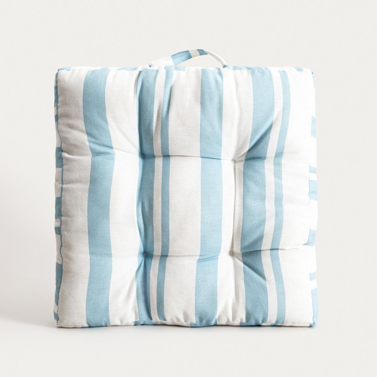 Poduszka EVELYN w błękitne pasy z pikowaniem i uchwytem 50x50cm