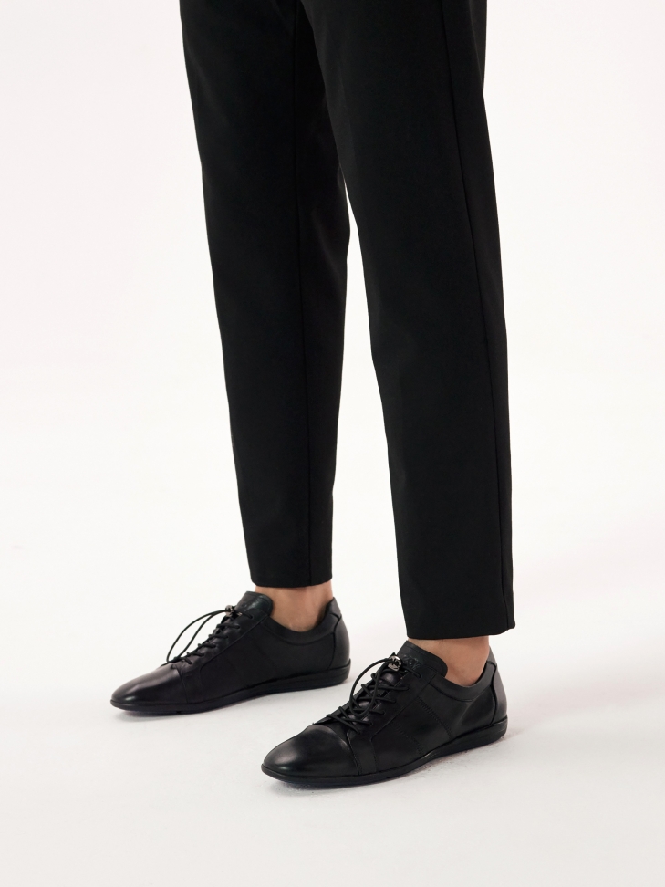 Casual men's shoes with crinkle upper