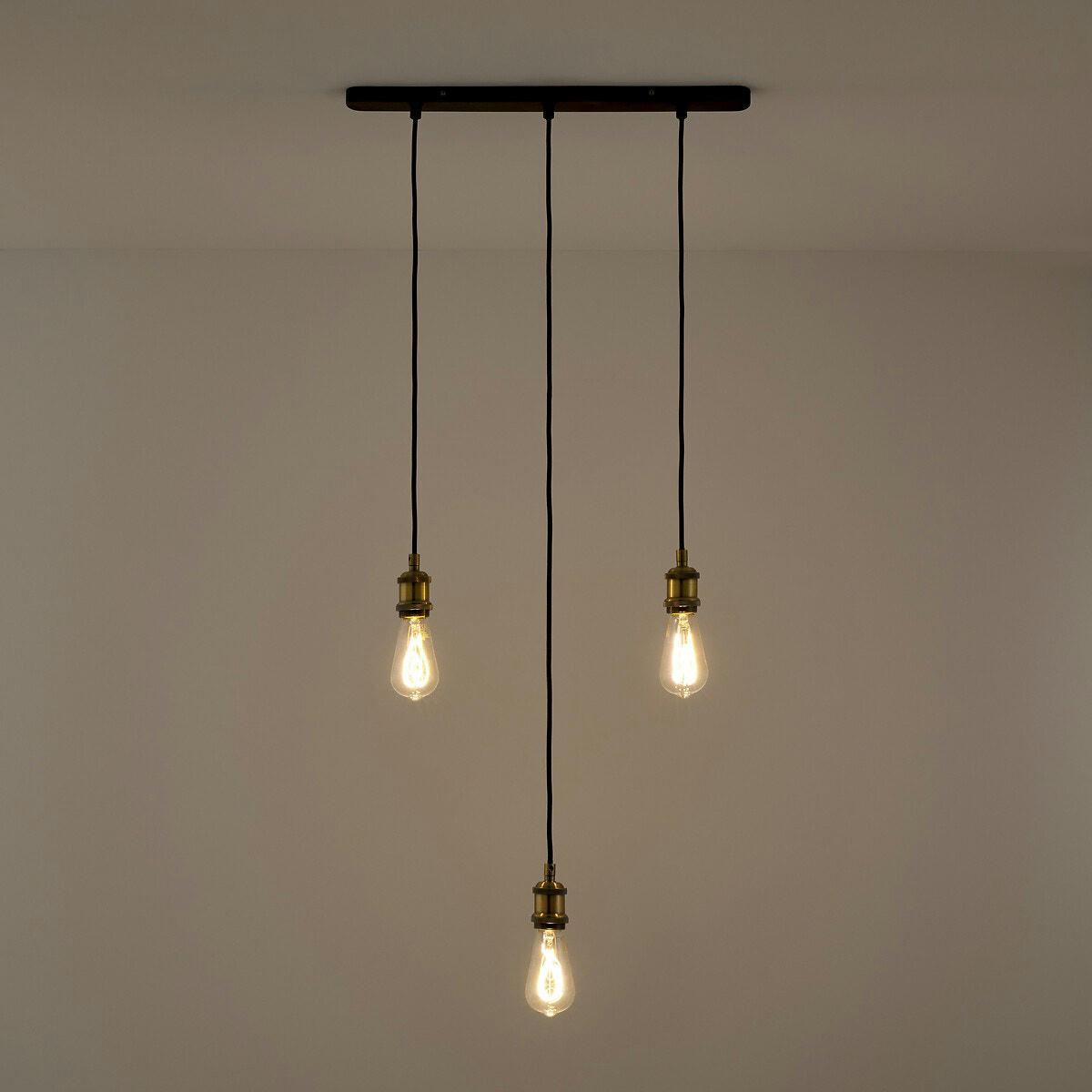 Suspension grappe métal fer et tissu, Palatina