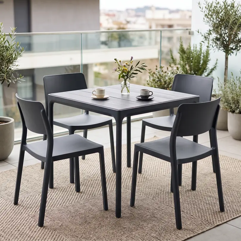 Gartentisch Four