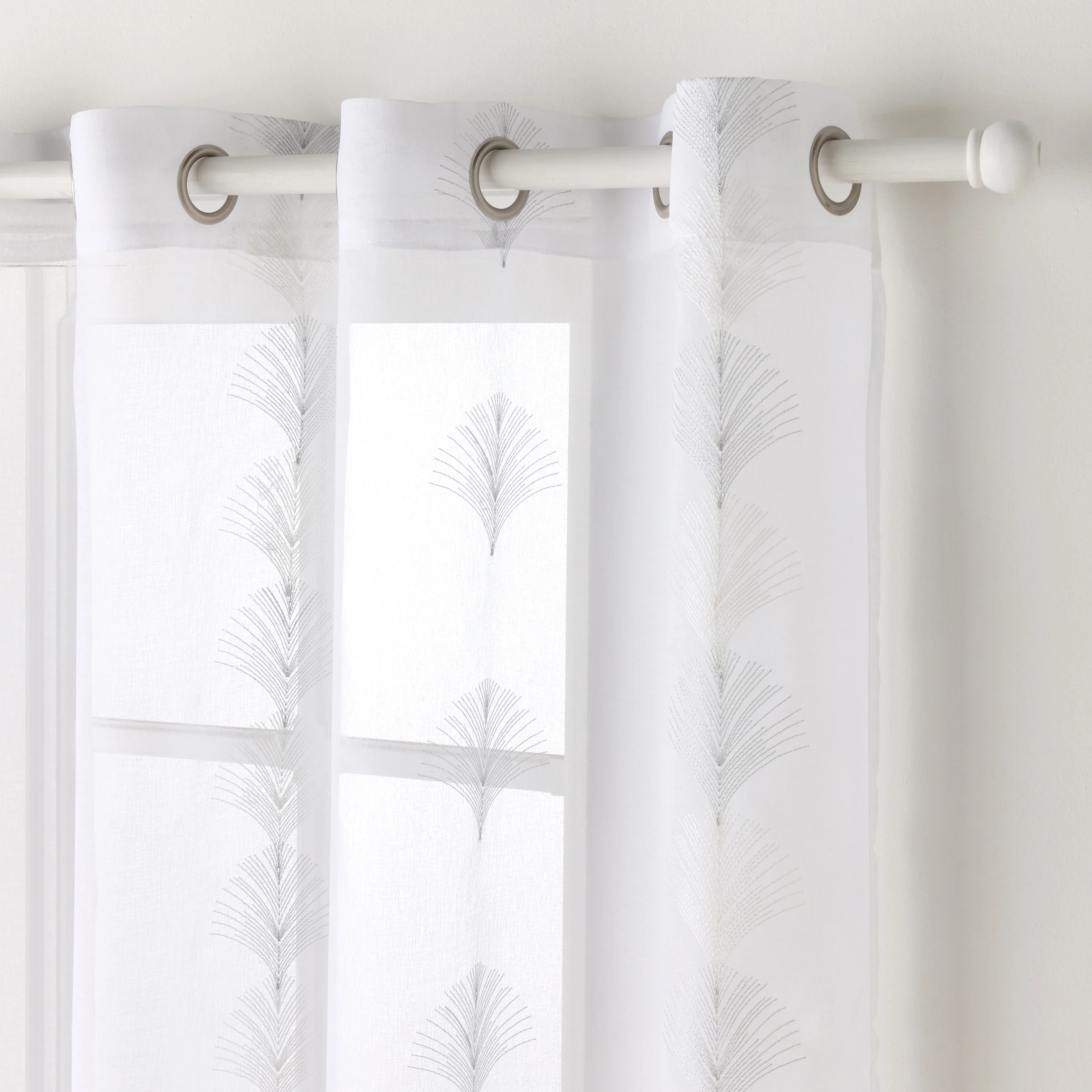Voilage PLUME coloris blanc et argent 140 x 240 cm