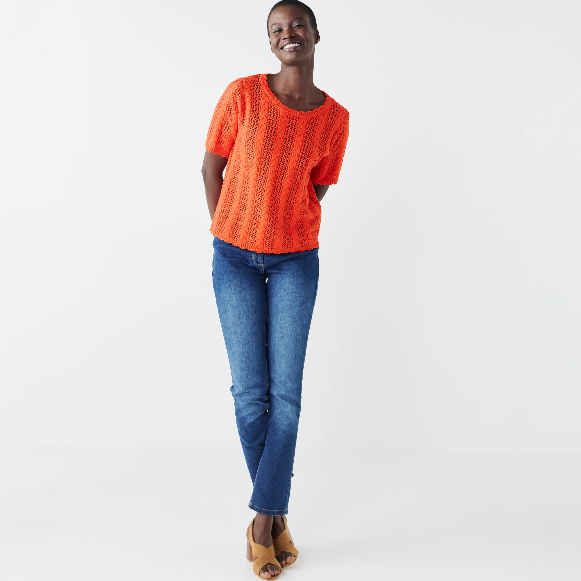 Pull festonné col rond manches coudes, maille ajourée fantaisie
