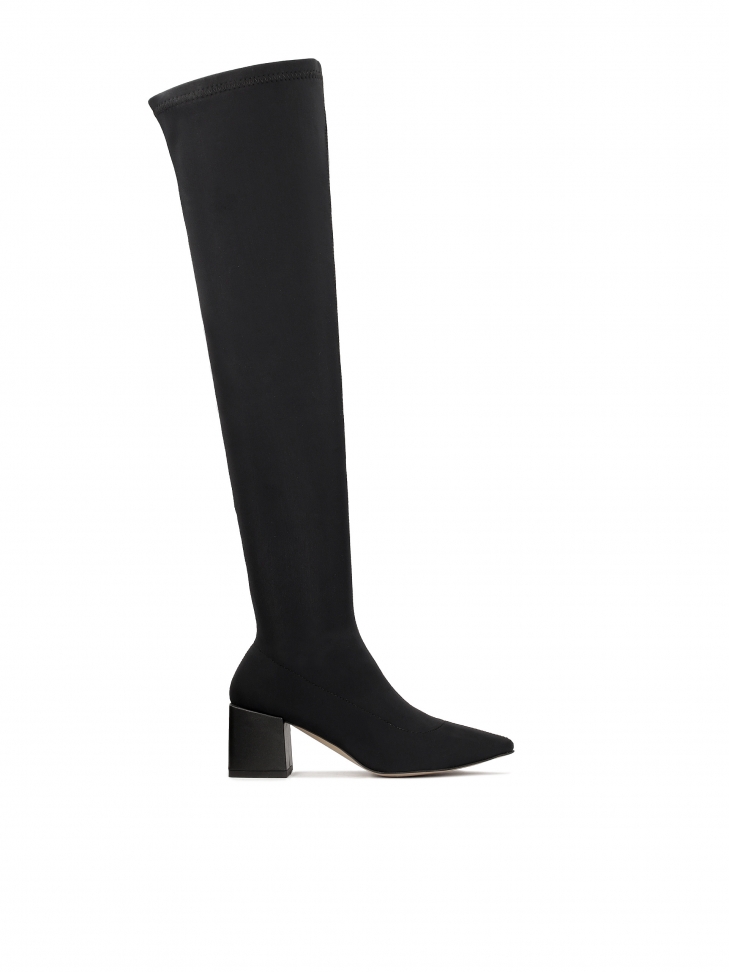 Musketeers with square heel covered with leather