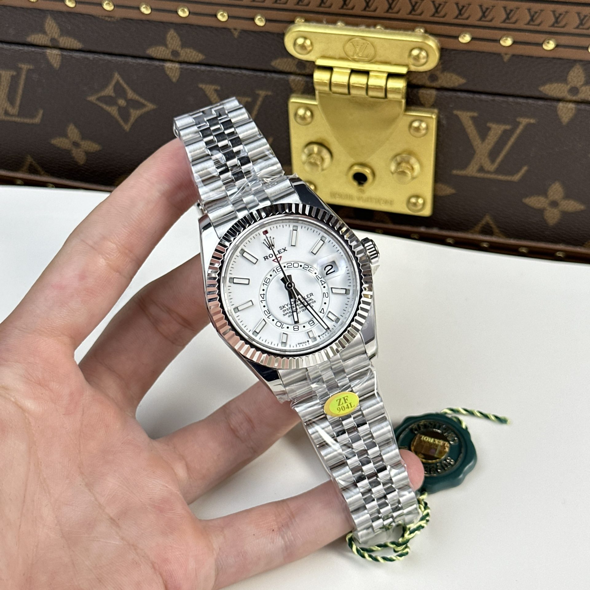 Rolex Sky-Dweller 326934 316L Steel White Dial 42mm Jub AAA Replica