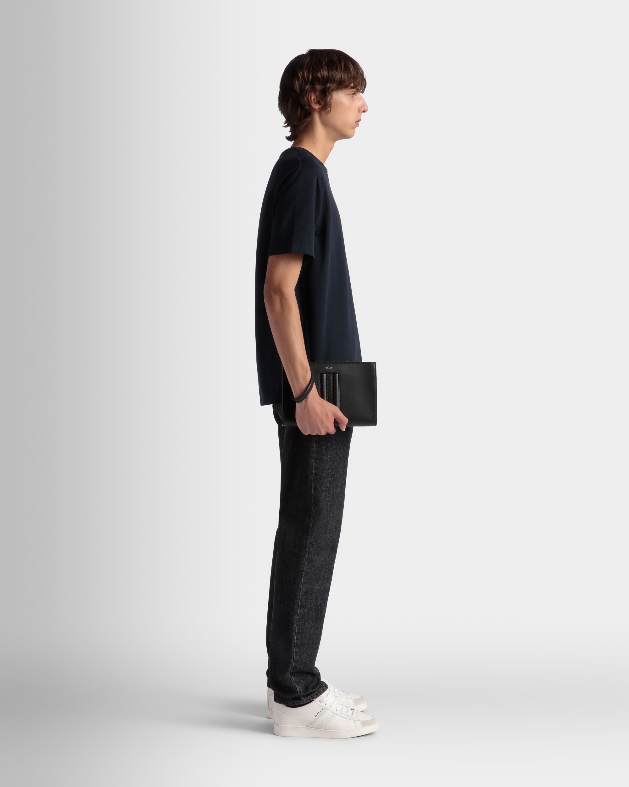 Mythos Pochette Aus Recyceltem Leder In Schwarz