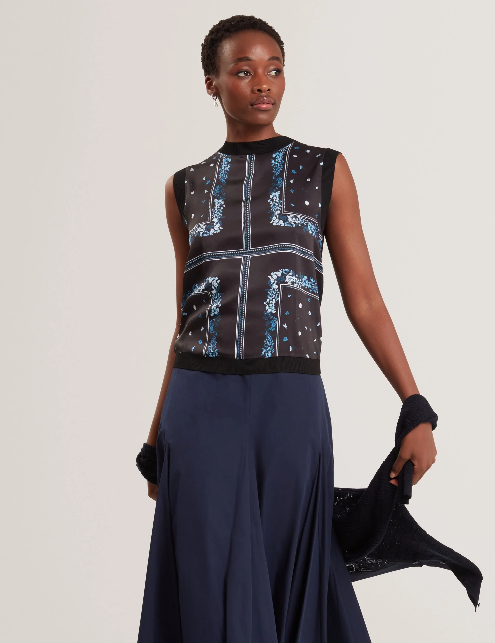 AILII | BLACK