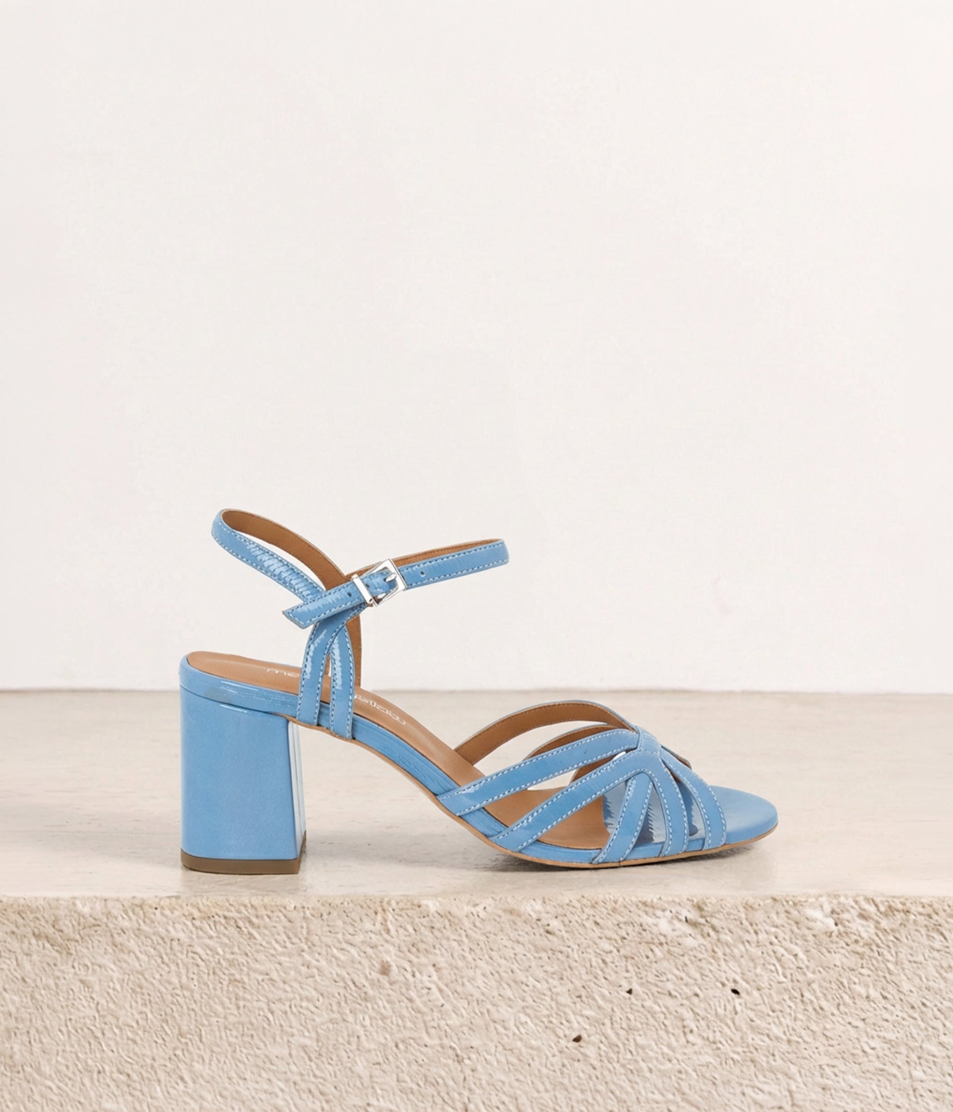Sandales vernies bleues Alma