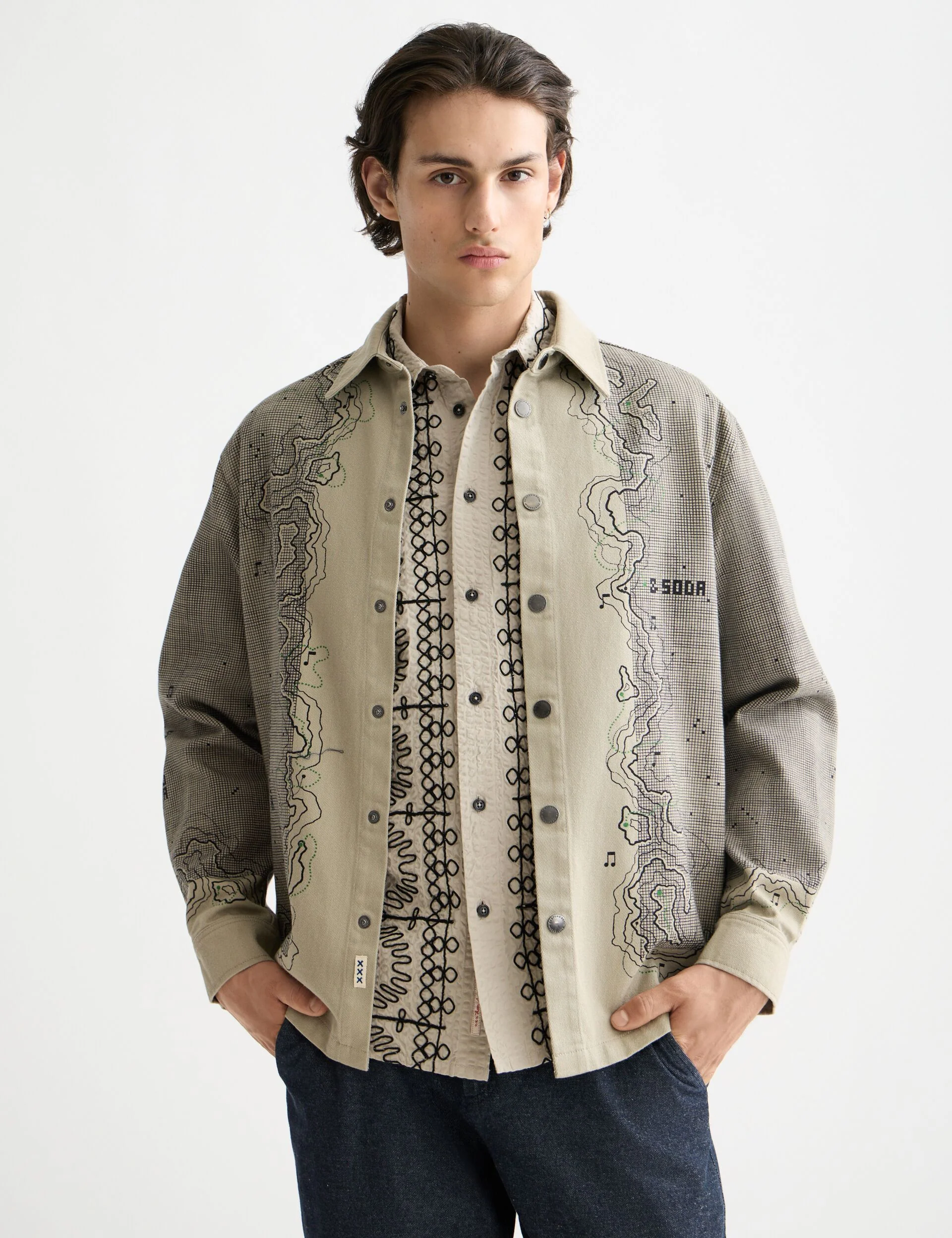 Placement graphic overshirt
