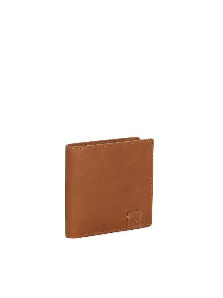 Leather wallet in a warm shade of brown