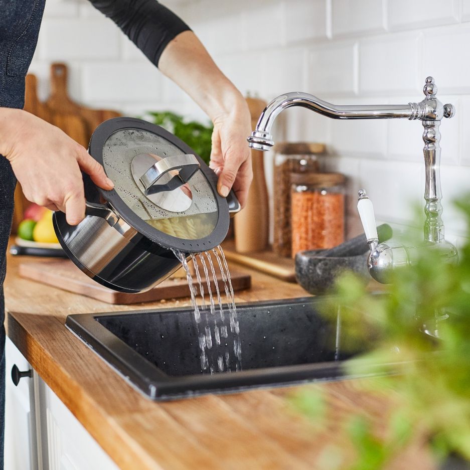 Garnek z pokrywką DUKA ESKIL 2500 ml srebrny stal nierdzewna