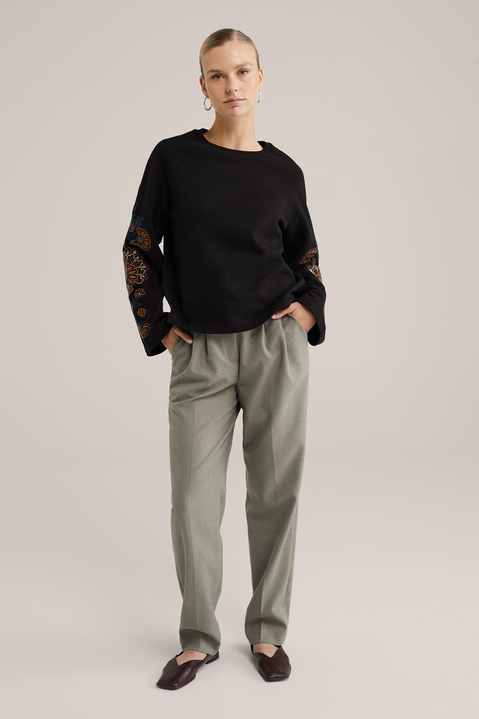 Dames Sweater met embroideries