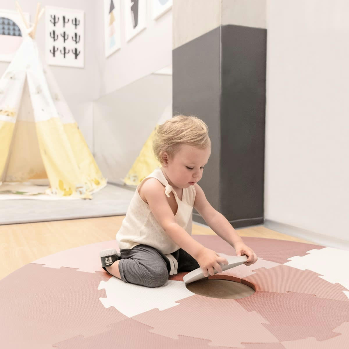 - Tapis mousse puzzle pour enfants rose 120x120 cm