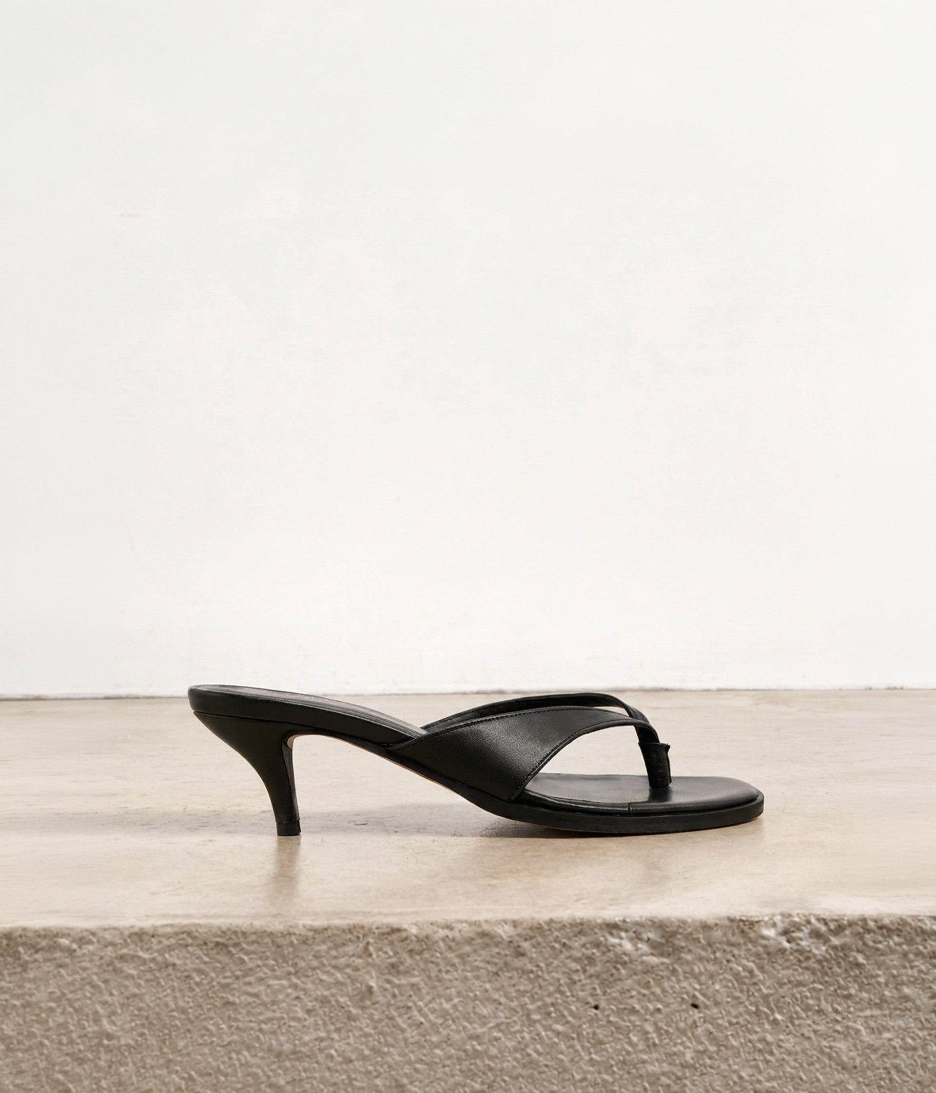 Mules en cuir noir Sarah