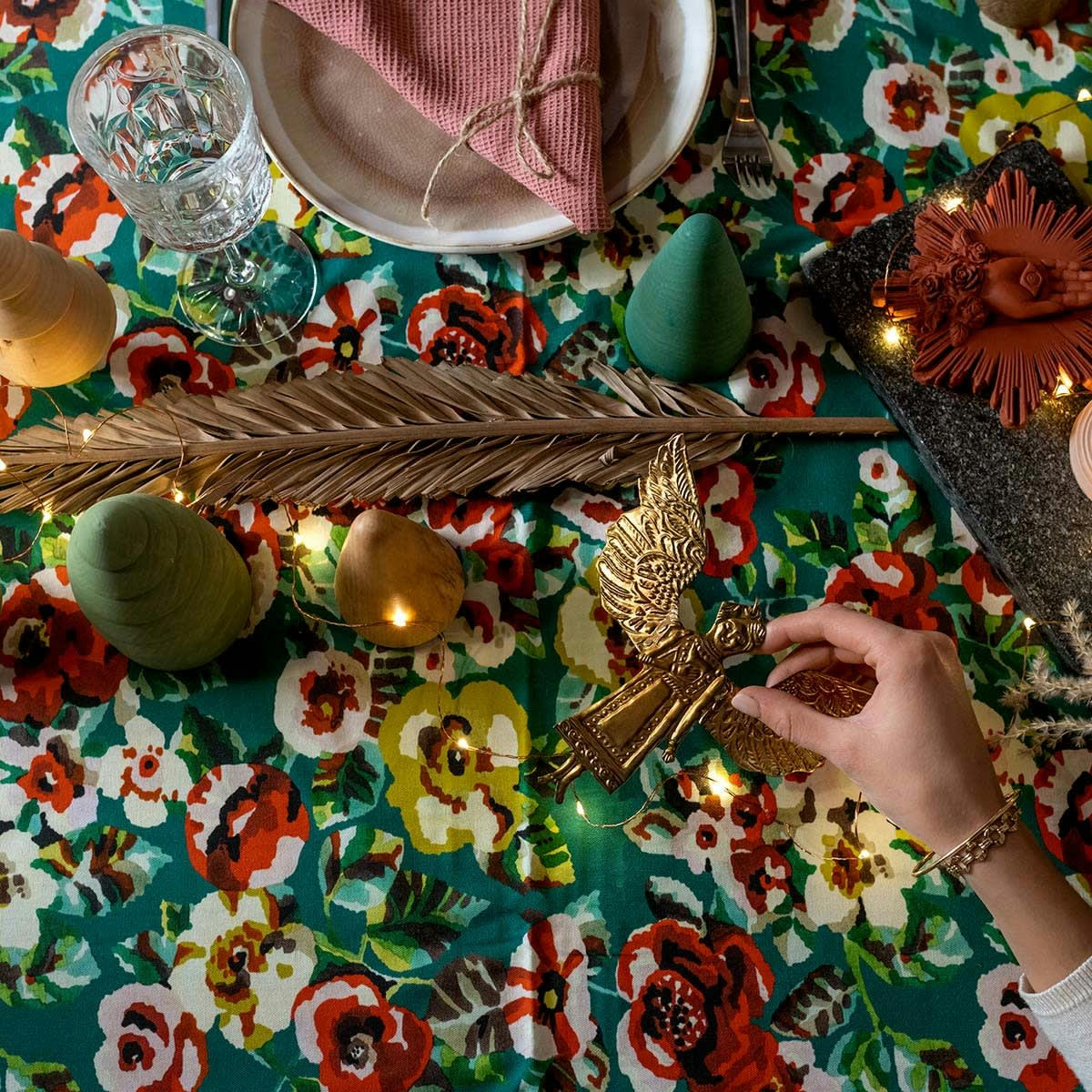 RITA - Nappe grand format en coton imprimé fleuri vert 140x235