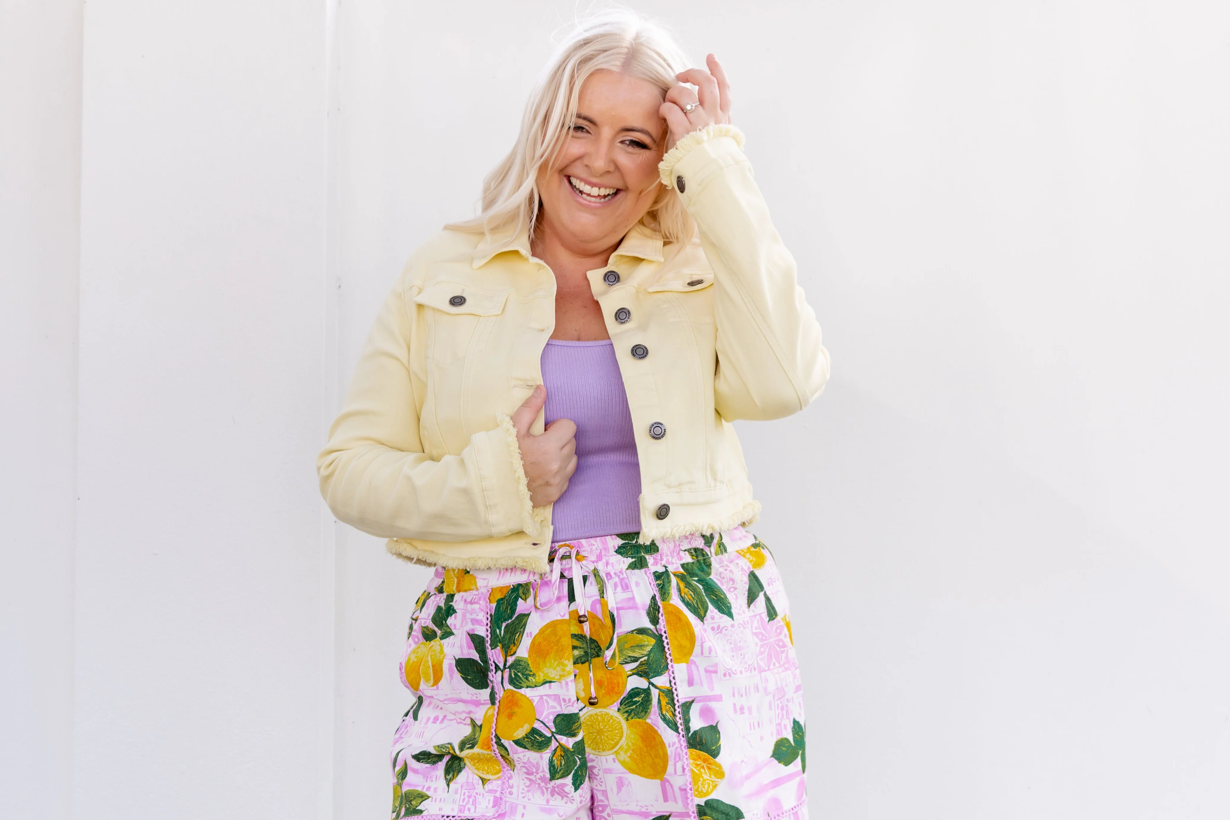 Kenzi Cropped Denim Jacket in Lemon Butter