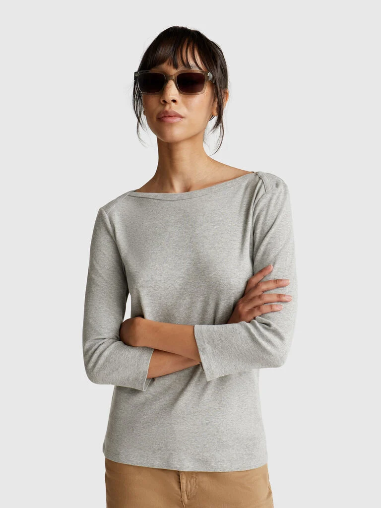 T-shirt with boat neck