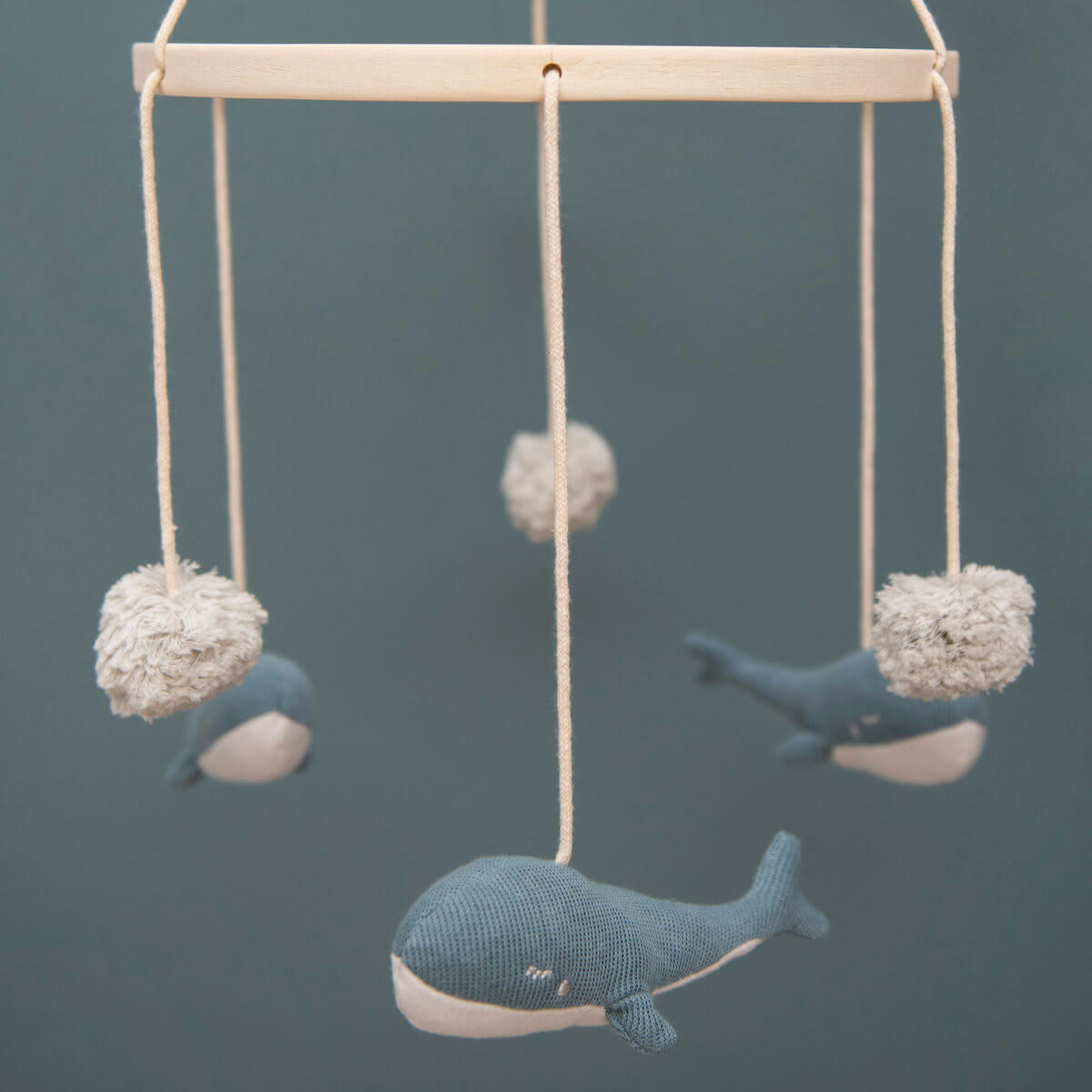 TRIXIE KNITTED TOYS - Mobile décoratif Baleine