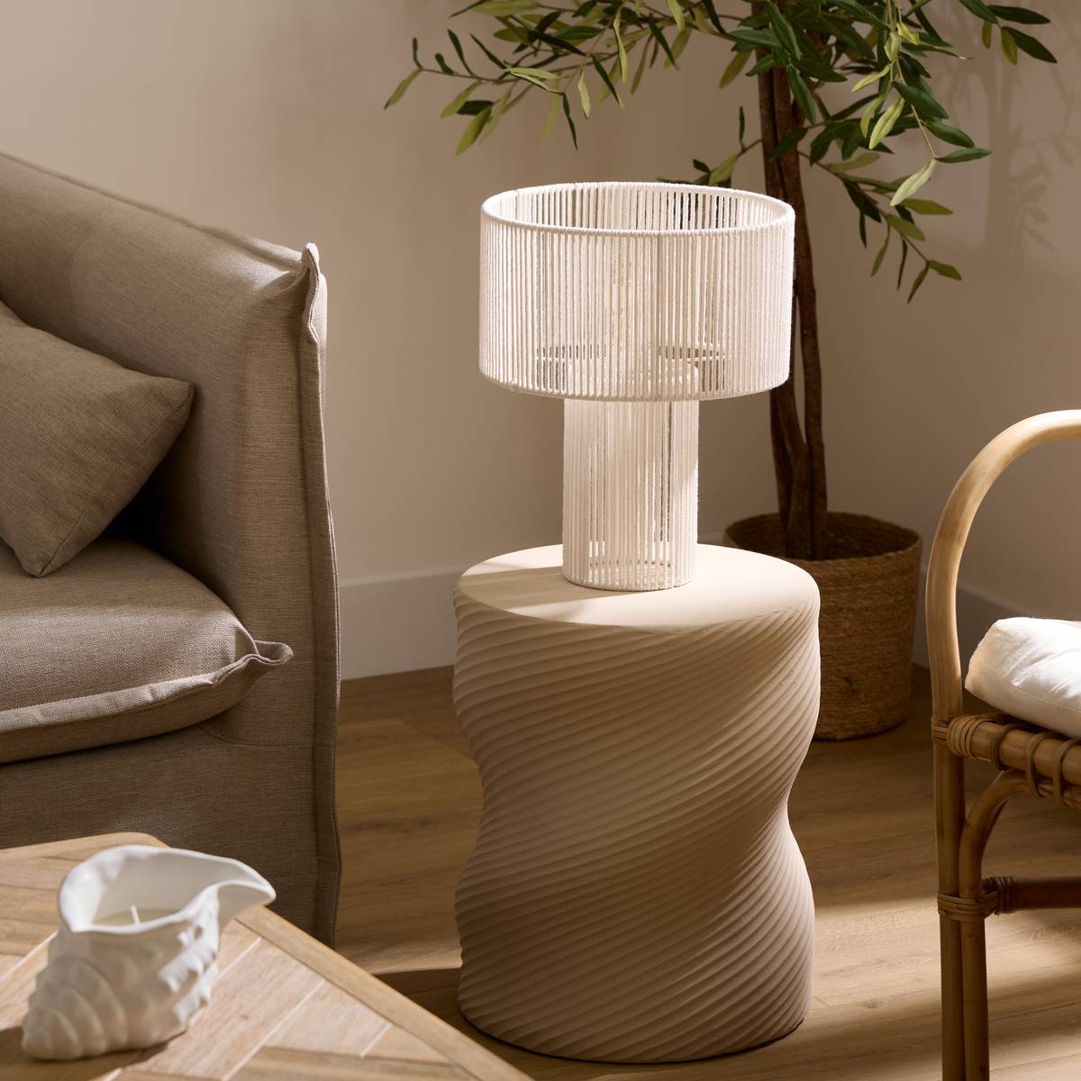 Side Table "Saddle" Sand, D.33 cm