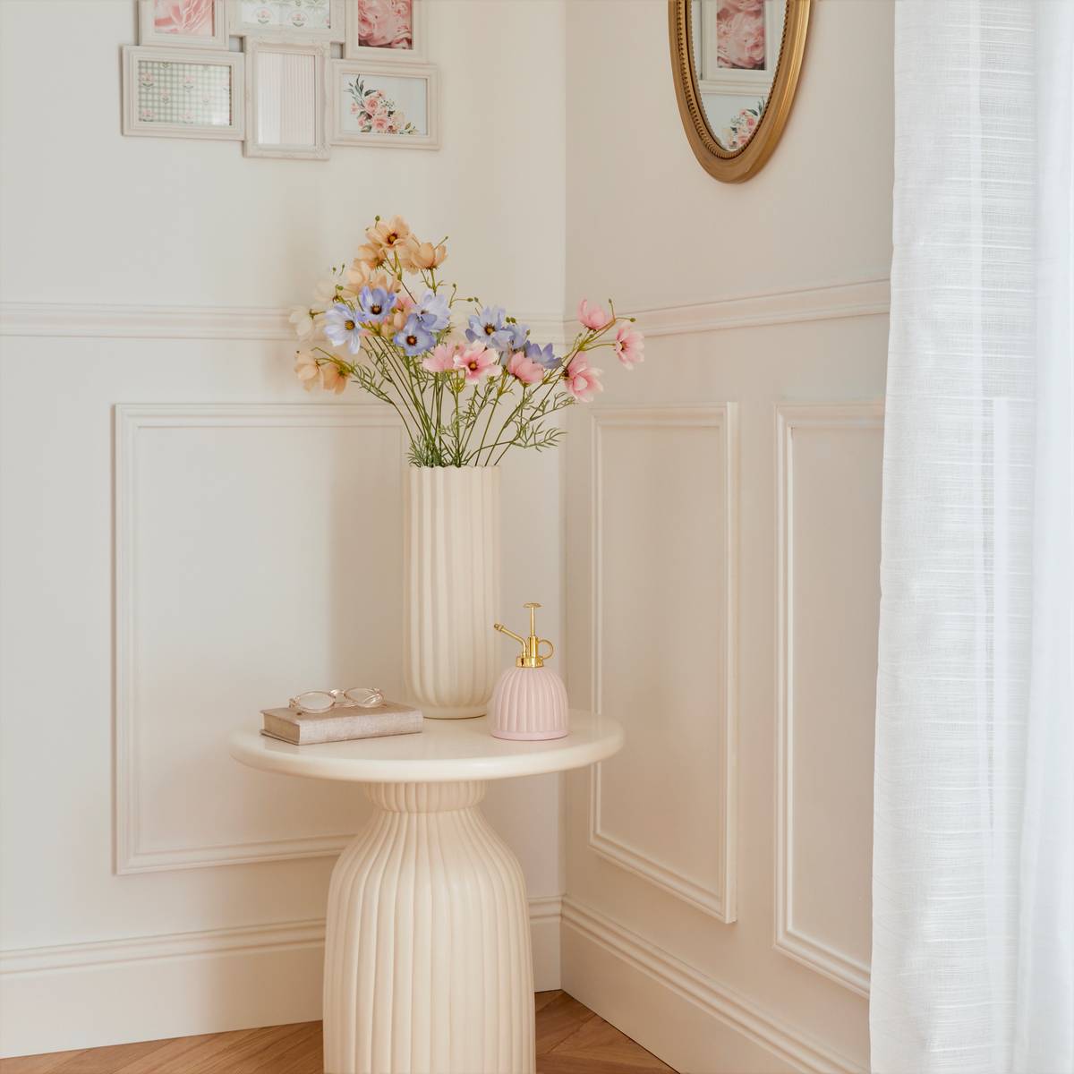 Side Table "Mudan" Ivory, D.55 cm