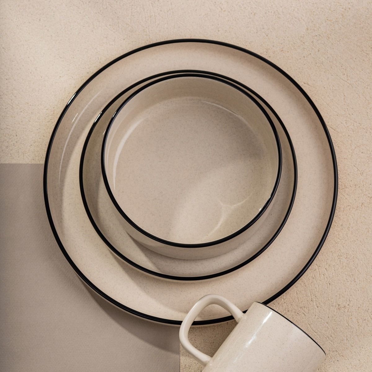 Miska AZRA z czarnym rantem 16 cm